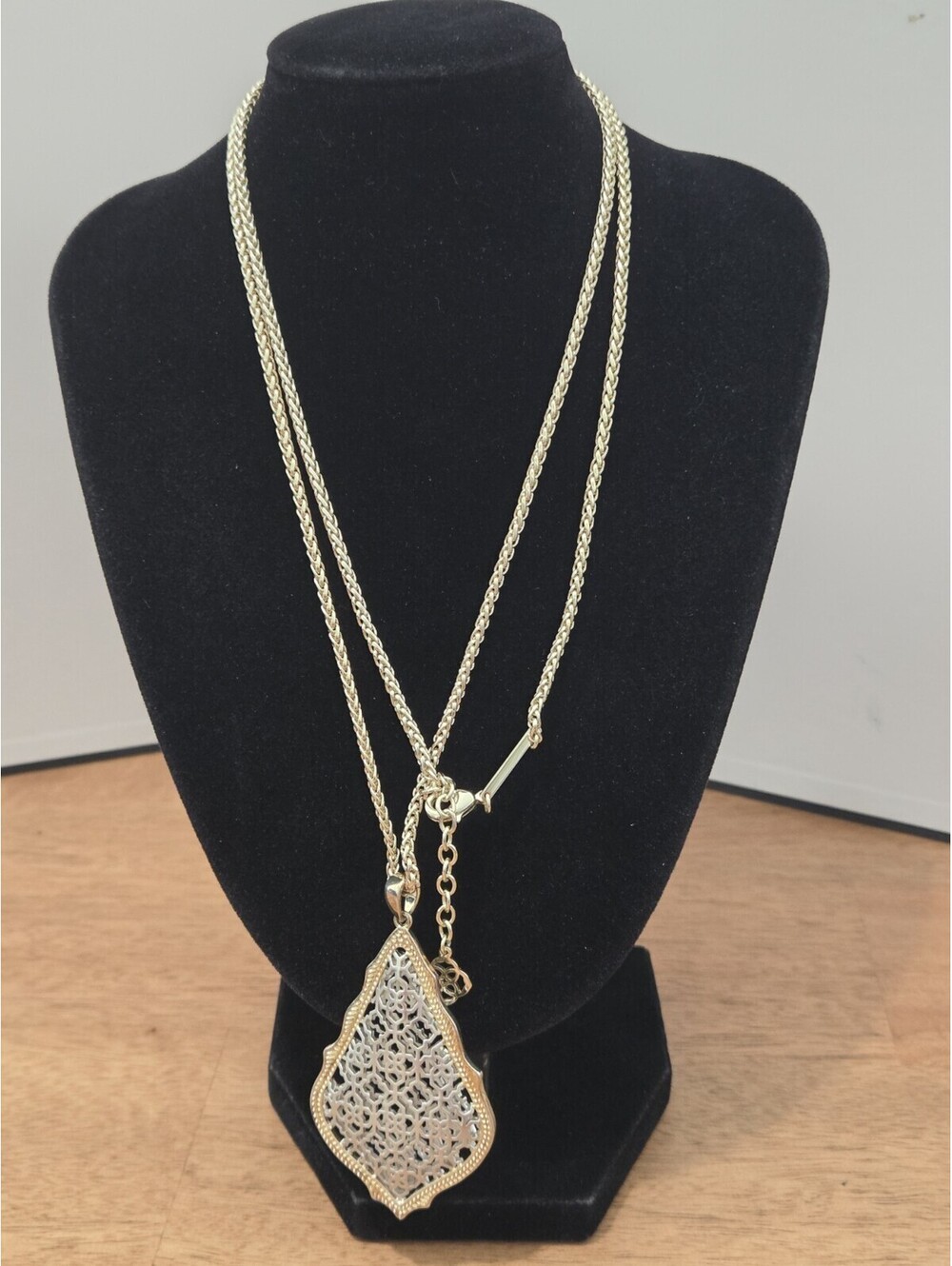 Kendra Scott Inez Long Pendant Necklace Filigree Gold Tone Adjustable Chain
